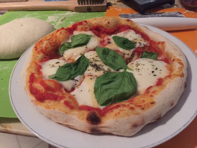 Pizza assada no forno elétrico Larroyd