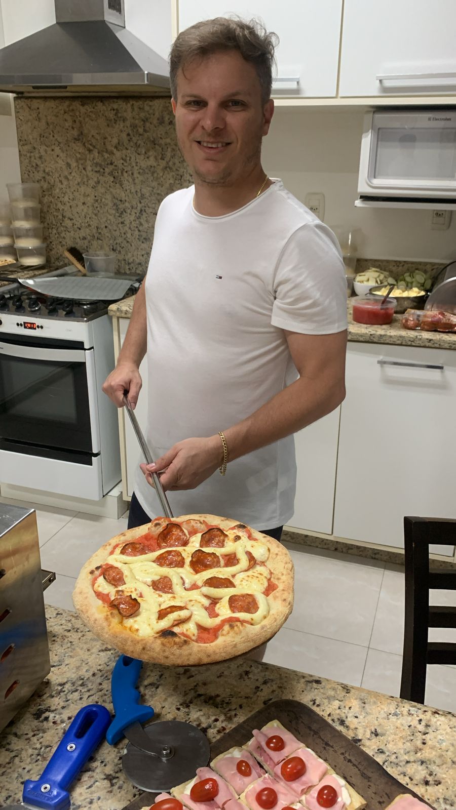 pizza assando no forno Larroyd gourmet