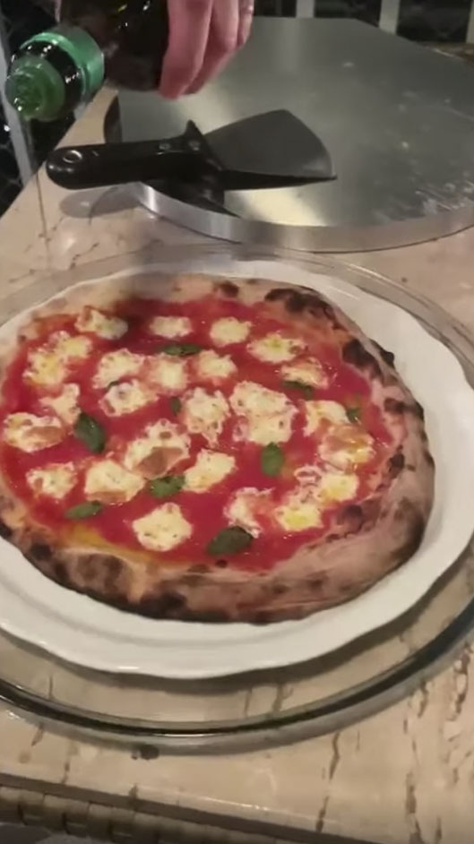 Receita de pizza no Forno Gourmet Larroyd