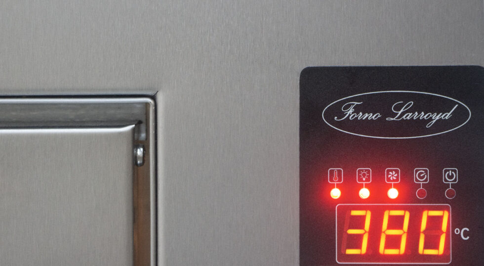 Painel digital do Forno Gourmet Larroyd marcando 380°C