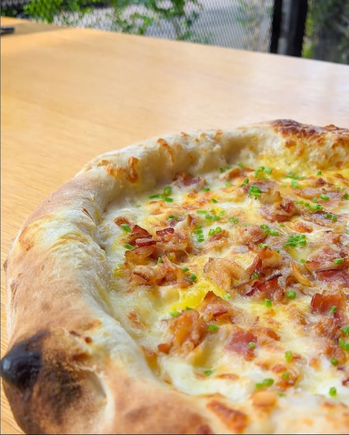 Pizza artesanal Naples Pizzaria