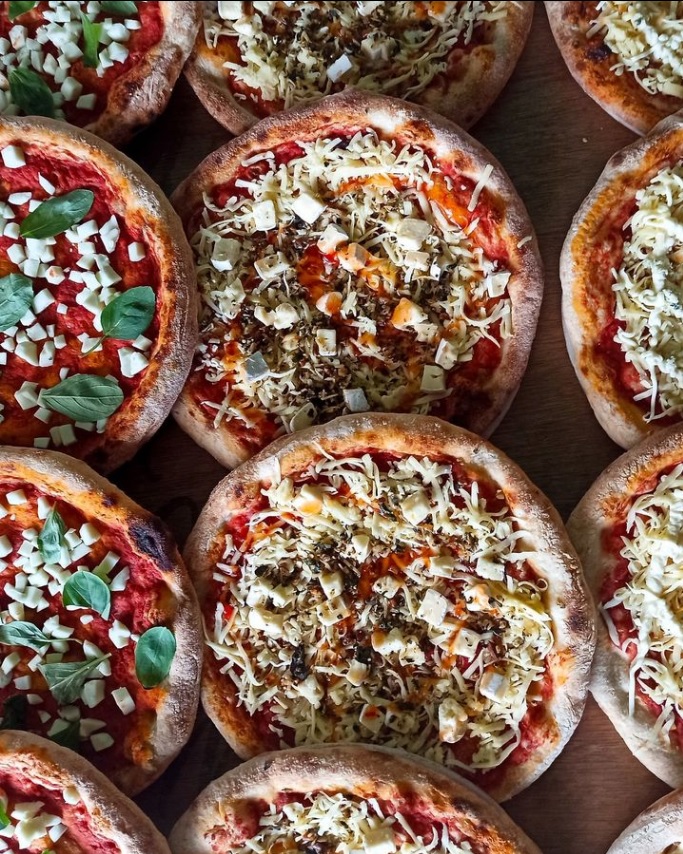 Pizza artesanal Naples Pizzaria